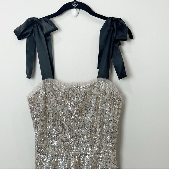 Gal Meets Glam Diana Sequin Dress Silver Black Ribbon Shoulder Tie - Picture 5 of 9